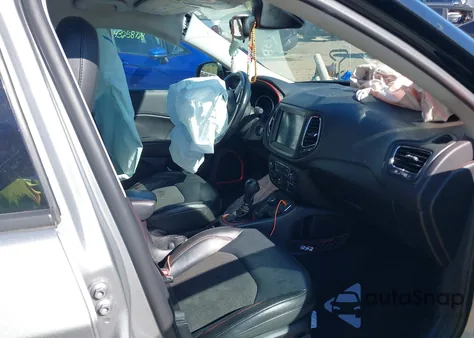 2018 Jeep Compass Trailhawk 4X4 from USA, damaged, VIN 3C4NJDDB8JT341673